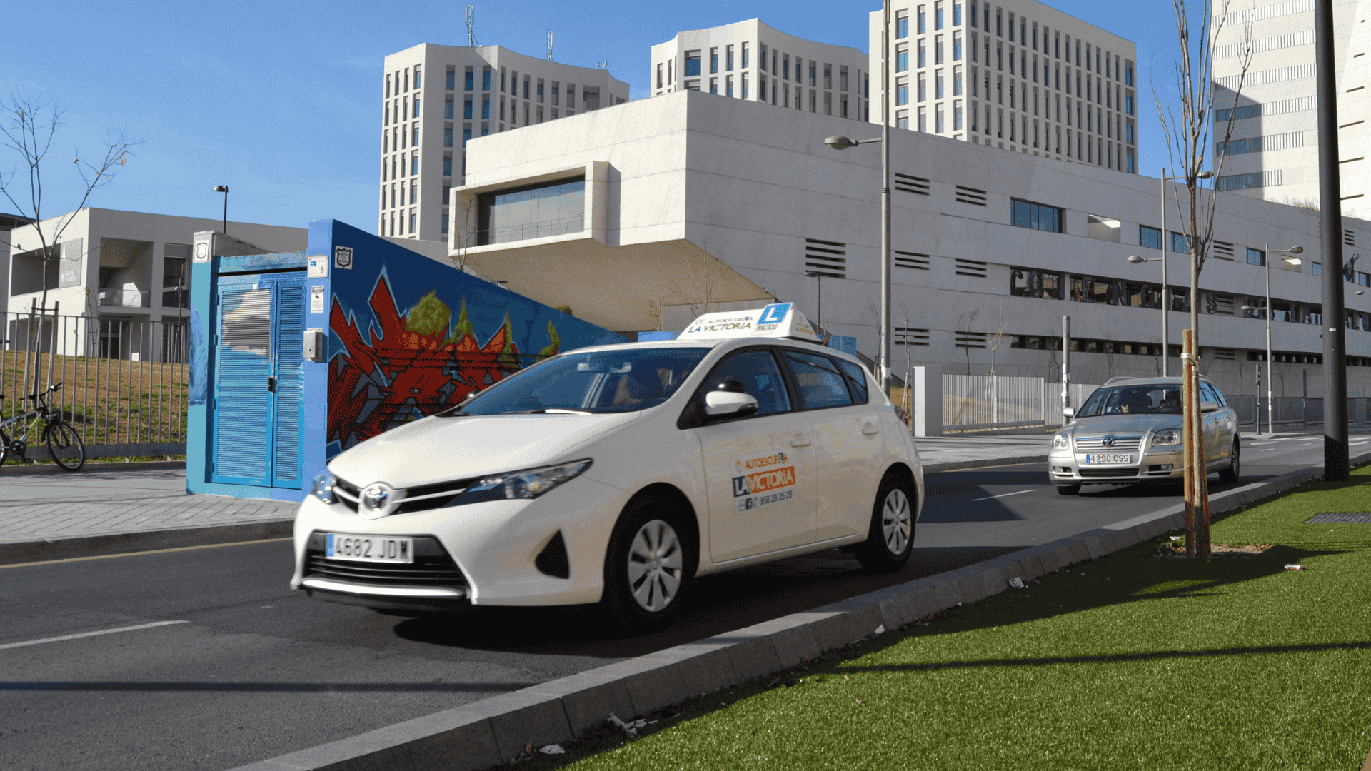 COcheAuris Imagen de toyota auris circulando