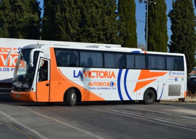 Imagen del autobús de la autoescuela la victoria apartado